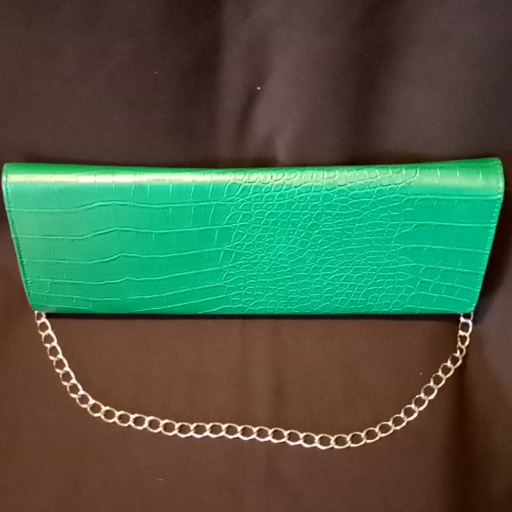 CHI Green Flat Iron Purse with Gold Chain - Picture 3 of 3